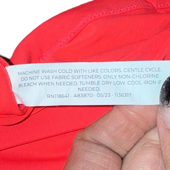 NWT LANE BRYANT LIVI Wicking Cut-Out Back Top - Coral 18/20 - Picture 10 of 16